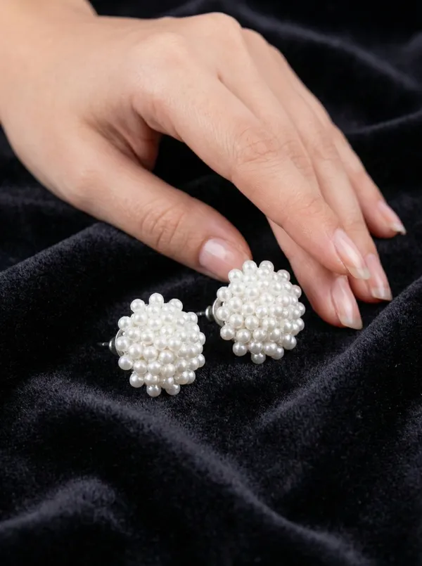 White_Elegant_Earring_Set