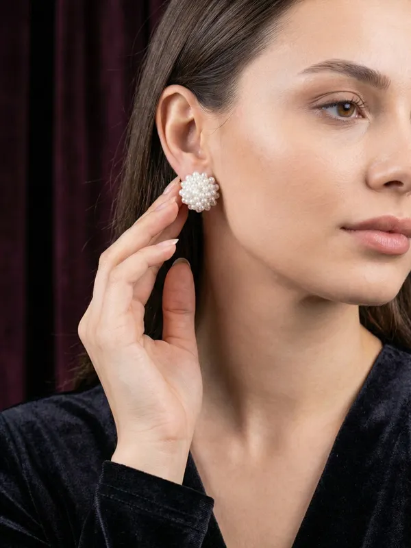 White_Elegant_Earring_Set