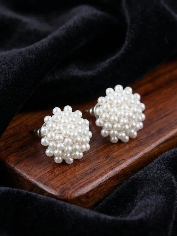 White_Elegant_Earring_Set