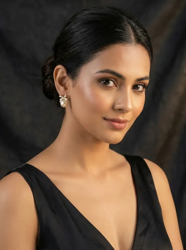 White_stoned_Elegant_Earring_Set