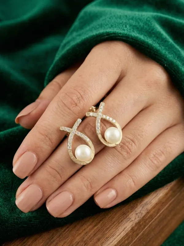 White_stoned_Elegant_Earring_Set