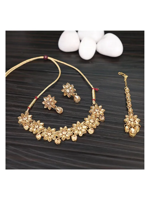 Gold_Elegant_Necklace,_Earring_&_Maang_Tikka_Set_For_Women