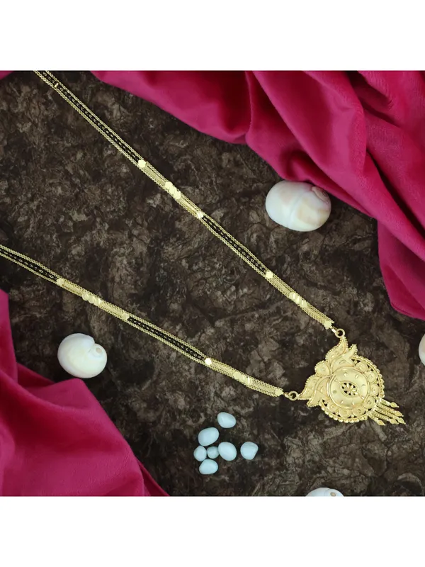 Gold_Elegant_Mangalsutra_For_Women