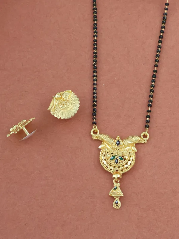 Gold_Elegant_Mangalsutra_&_Earring_Set_For_Women