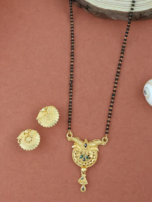 Gold_Elegant_Mangalsutra_&_Earring_Set_For_Women