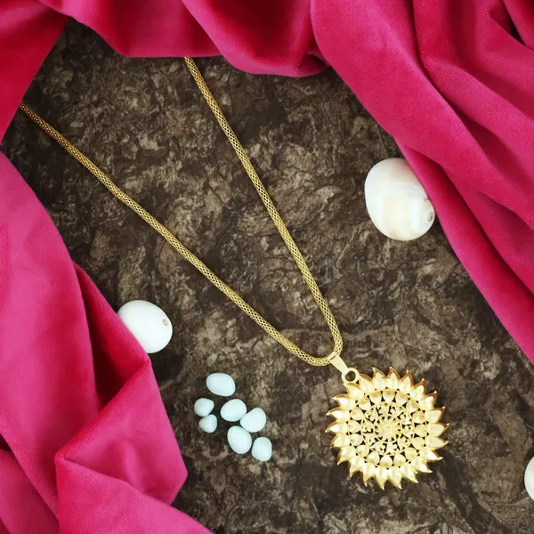 Gold_Pendant_set_Elegant_For_Women