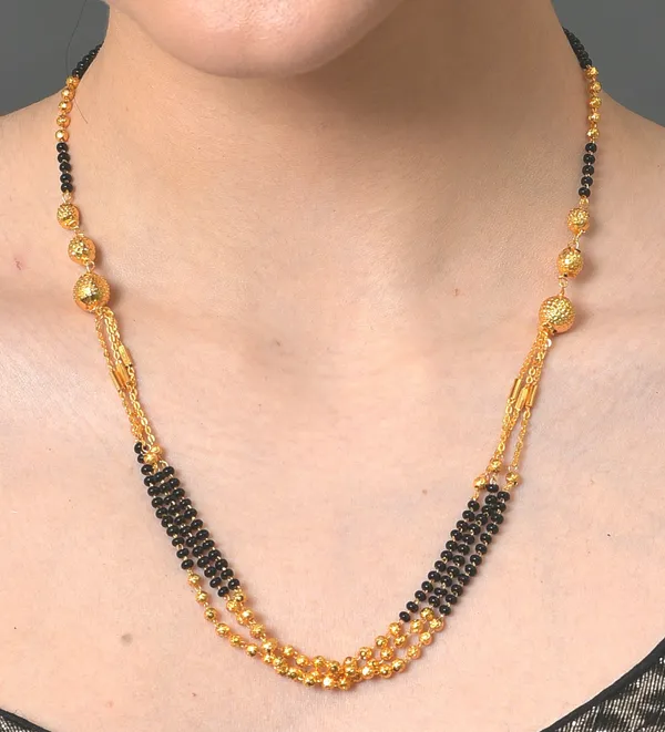 Gold_Elegant_Mangalsutra_For_Women