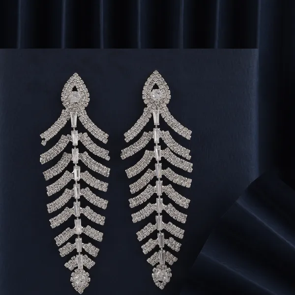 Silver_Elegant_Jhumki_Earring_For_Women