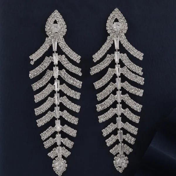 Silver_Elegant_Jhumki_Earring_For_Women