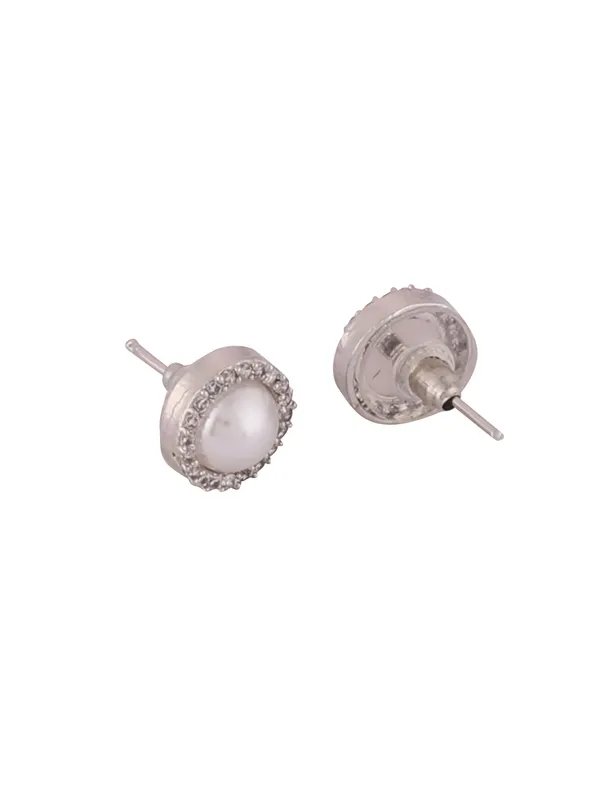 White_Elegant_Earring_&_Pendant_Set_For_Women