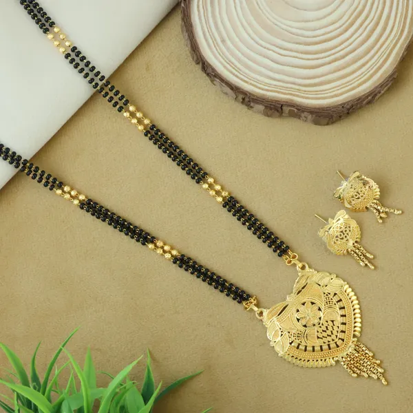 Gold_Elegant_Mangalsutra_&_Earring_Set_For_Women