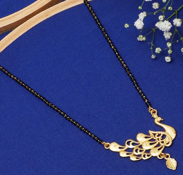 Gold_Elegant_Mangalsutra_For_Women