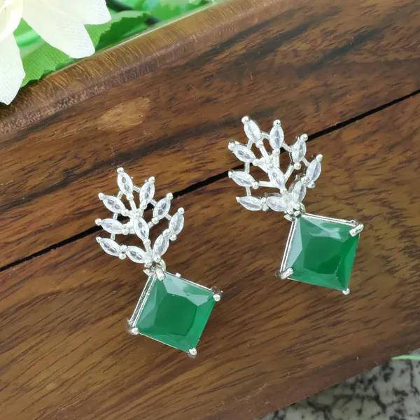 Green_Elegant_Stud_Earring_For_Women