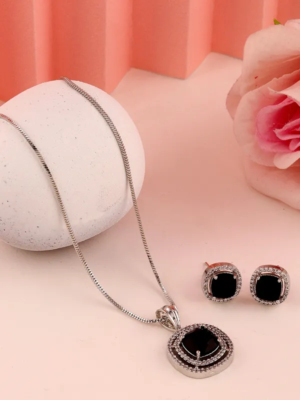 Black_Elegant_Earring_&_Pendant_Set_For_Women_(_Pack_of_3_)