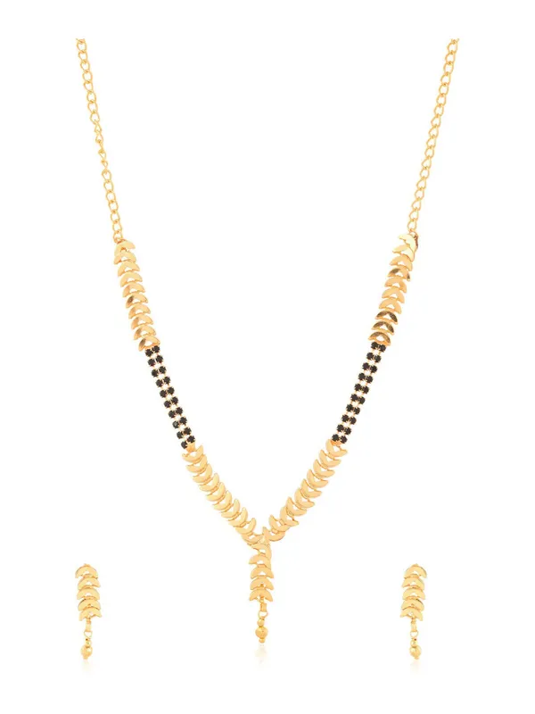 Gold_&_Black_Elegant_Mangalsutra_&_Earring_Set_For_Women