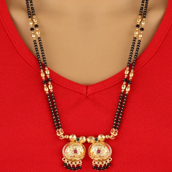 Gold_Elegant_Mangalsutra_Set_For_Women