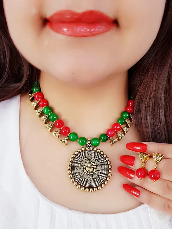 Silver_&_Green_&_Red_Elegant_Earring_&_Necklace_Set_For_Women