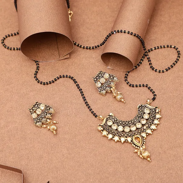 Gold_Elegant_Mangalsutra_&_Earring_Set_For_Women
