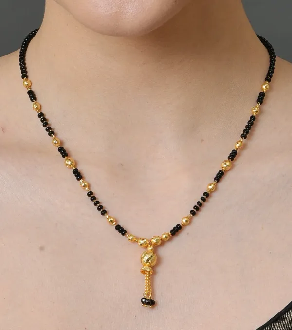 Gold_Elegant_Mangalsutra_For_Women
