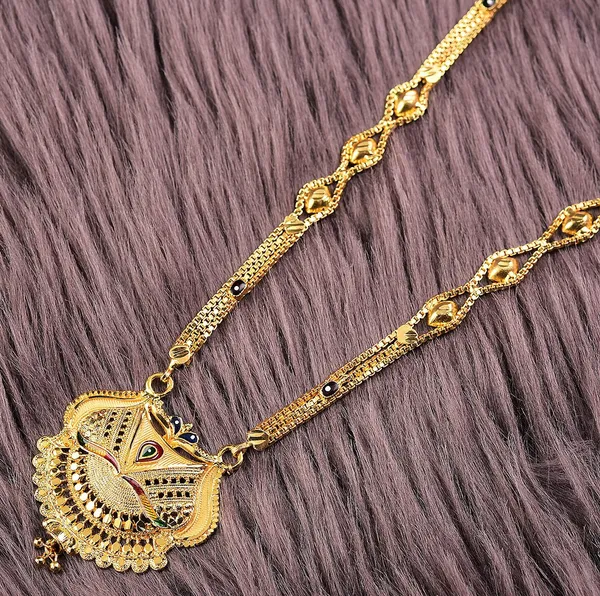 Gold_&_Black_Elegant_Mangalsutra_For_Women