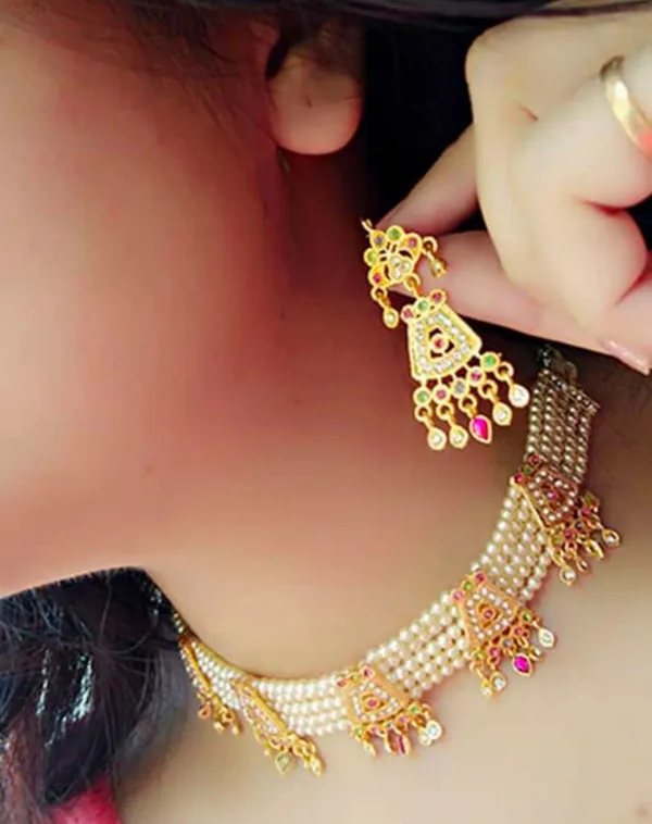 Green_&_Pink_&_White_Elegant_Earring_&_Necklace_Set_For_Women