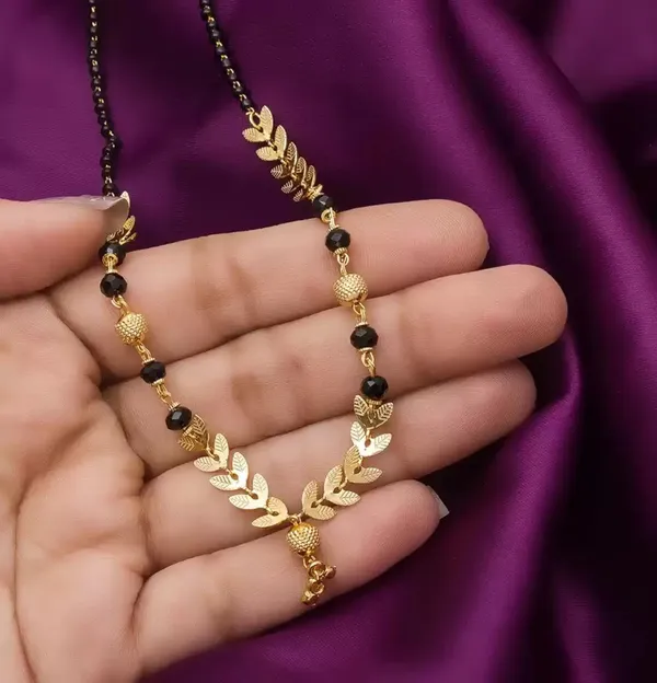Gold_Elegant_Mangalsutra_For_Women