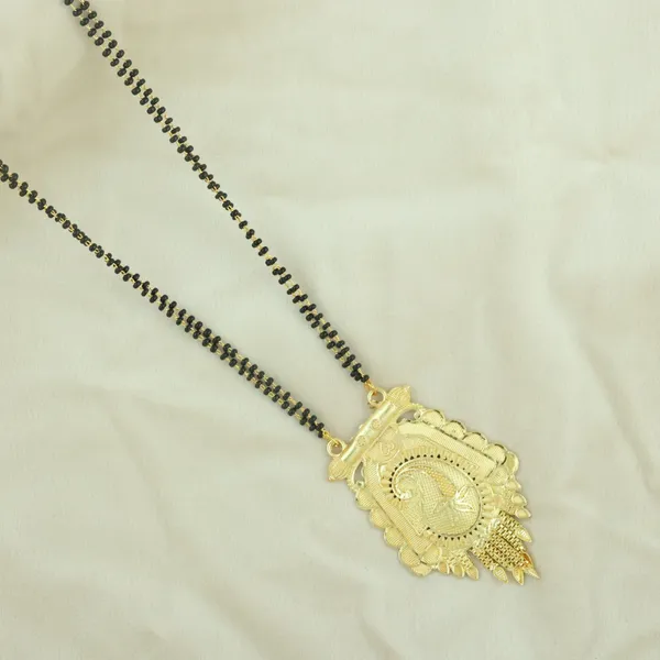 Gold_Elegant_Mangalsutra_For_Women