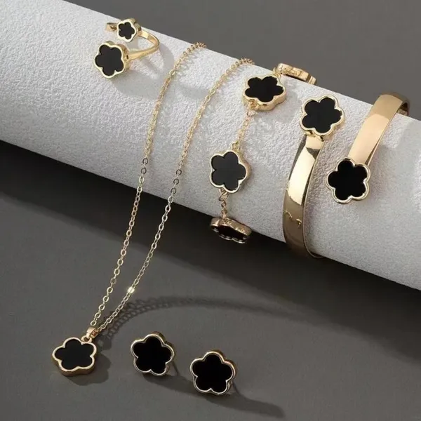 Gold_Plated_Mangalsutra_for_Women_|_Traditional_Black_Bead_Chain_with_Pendant_|_Wedding_&_Daily_Wear_Jewellery