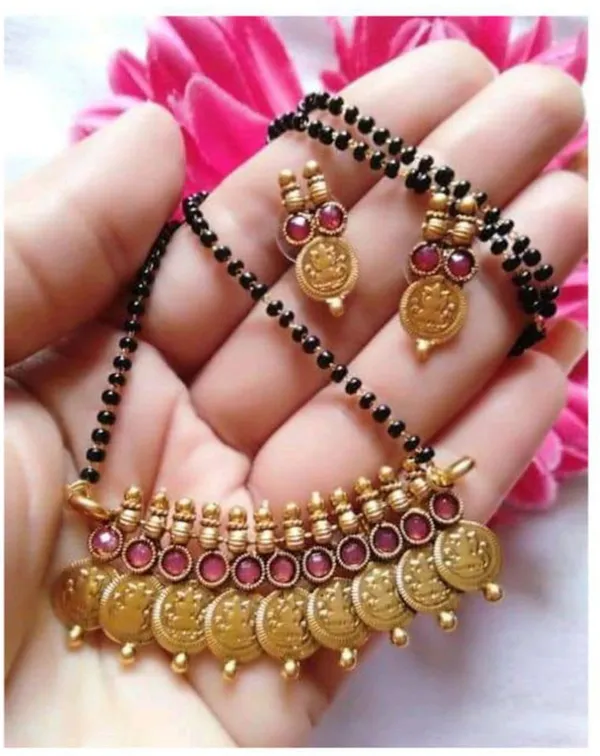 Black_&_Pink_Elegant_Mangalsutra_&_Earring_Set_For_Women
