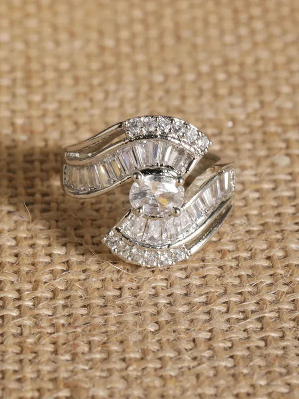 White_Elegant_Ring_For_Women