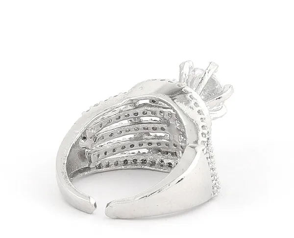 White_Elegant_Ring_For_Women