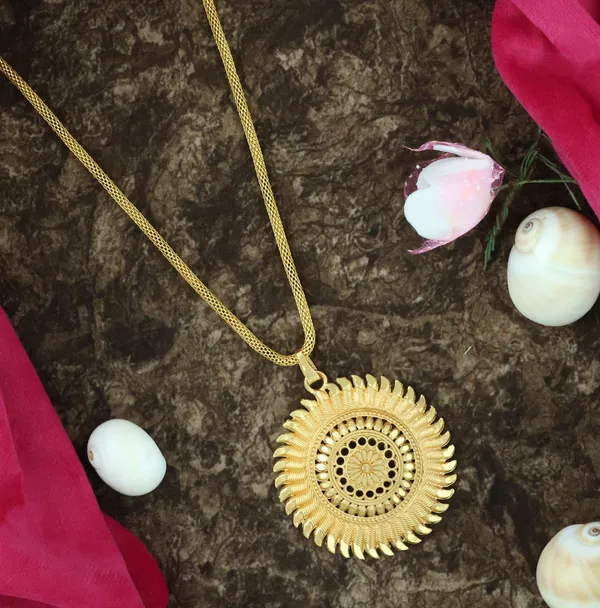 Gold_Pendant_set_Elegant_For_Women