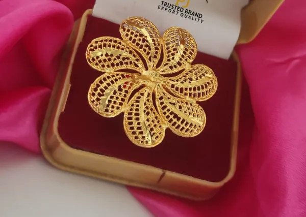 Gold_Elegant_Ring_For_Women