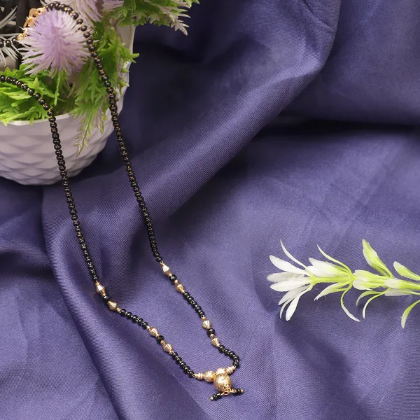 Gold_&_Black_Elegant_Mangalsutra_For_Women