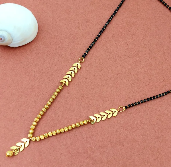 Gold_Elegant_Mangalsutra_For_Women_(_Pack_of_5_)