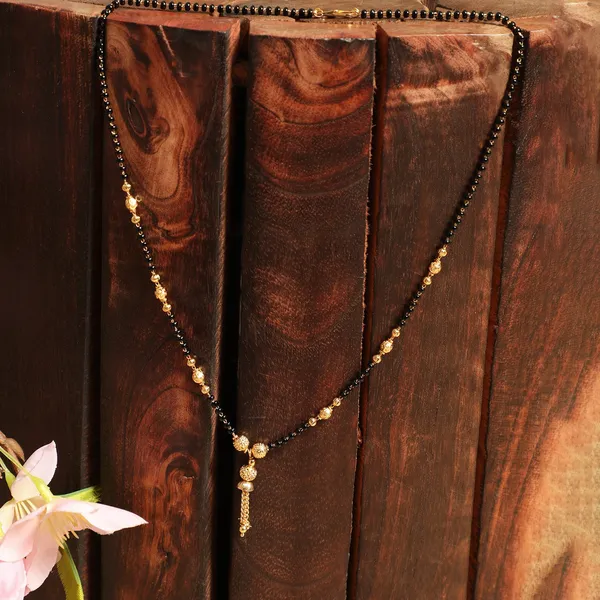Gold_Elegant_Mangalsutra_For_Women_(_Pack_of_5_)