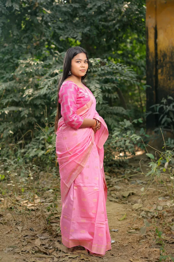 Pink_Beautiful_Small_Boota_Handweaved_Cotton_Silk_Saree_With_Running_Blouse_For_Women