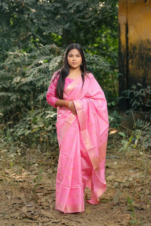 Pink_Beautiful_Small_Boota_Handweaved_Cotton_Silk_Saree_With_Running_Blouse_For_Women