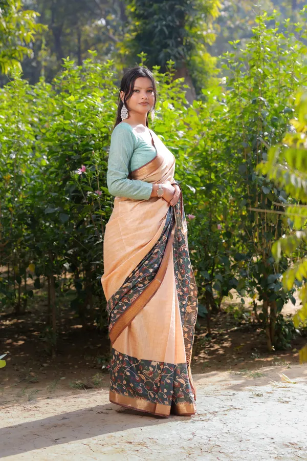 Grey_Hand_Printed_Kalamkari_Cotton_Silk_Saree_With_Running_Blouse_For_Women