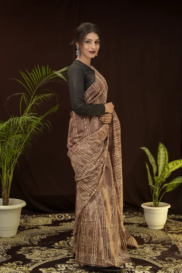Brown_Hand_Woven_Tussar_Silk_Saree_With_Running_Blouse_For_Women