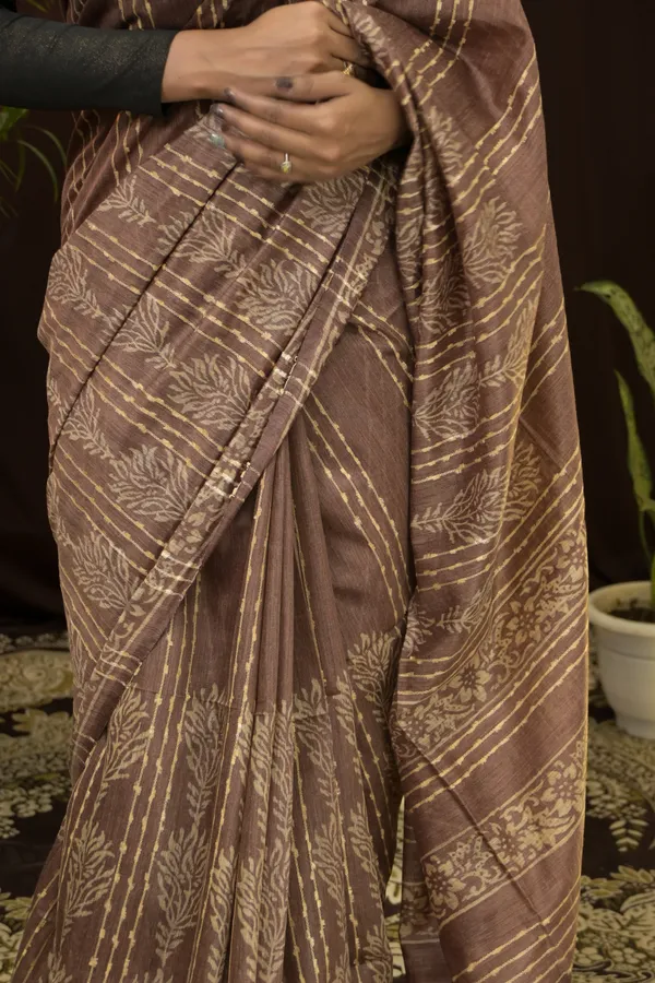 Brown_Hand_Woven_Tussar_Silk_Saree_With_Running_Blouse_For_Women