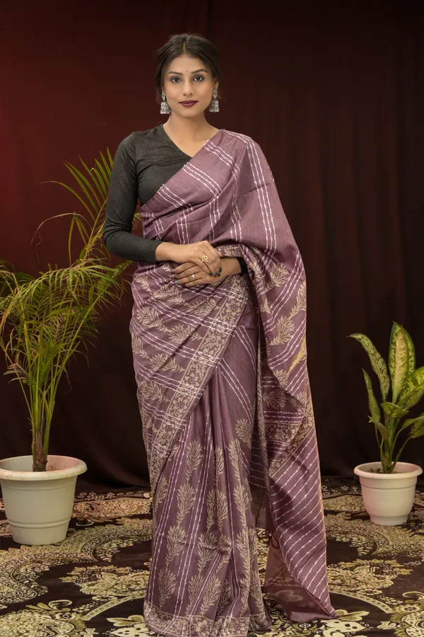 Magenta_Hand_Woven_Tussar_Silk_Saree_With_Running_Blouse_For_Women