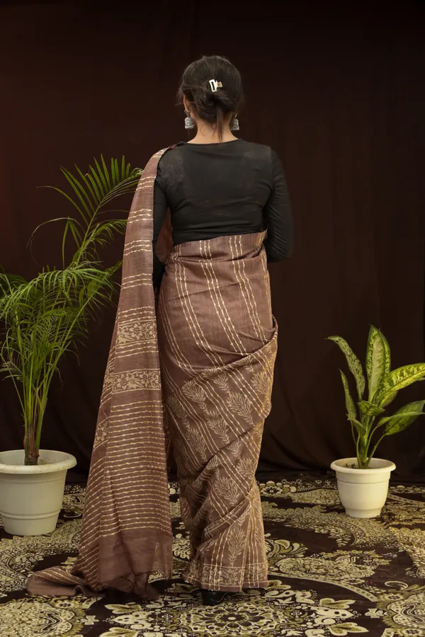 Brown_Hand_Woven_Tussar_Silk_Saree_With_Running_Blouse_For_Women