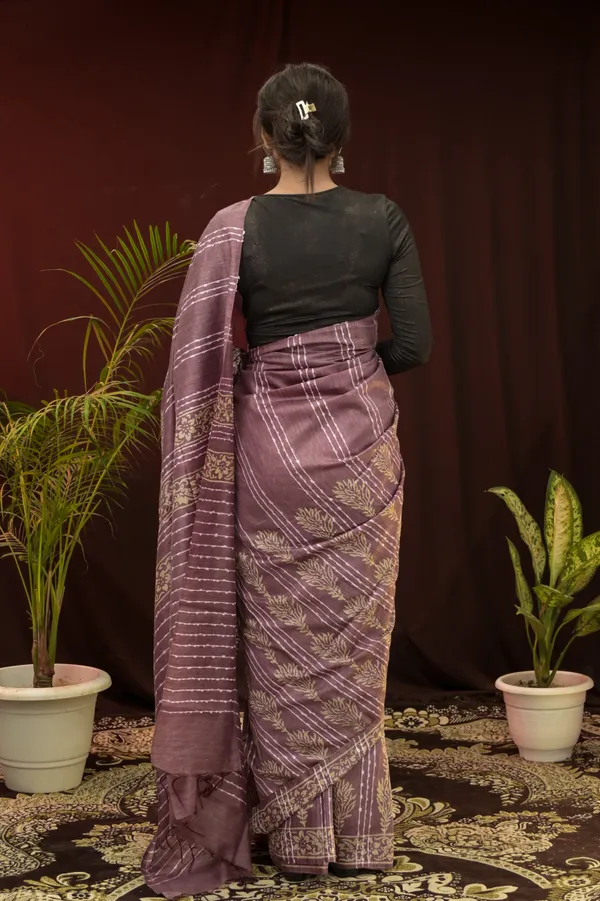 Magenta_Hand_Woven_Tussar_Silk_Saree_With_Running_Blouse_For_Women