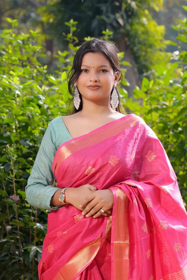 Pink_Hand_Woven_Beautiful_Small_Weaves_Boota_Cotton_Linen_Saree_With_Running_Blouse_For_Women