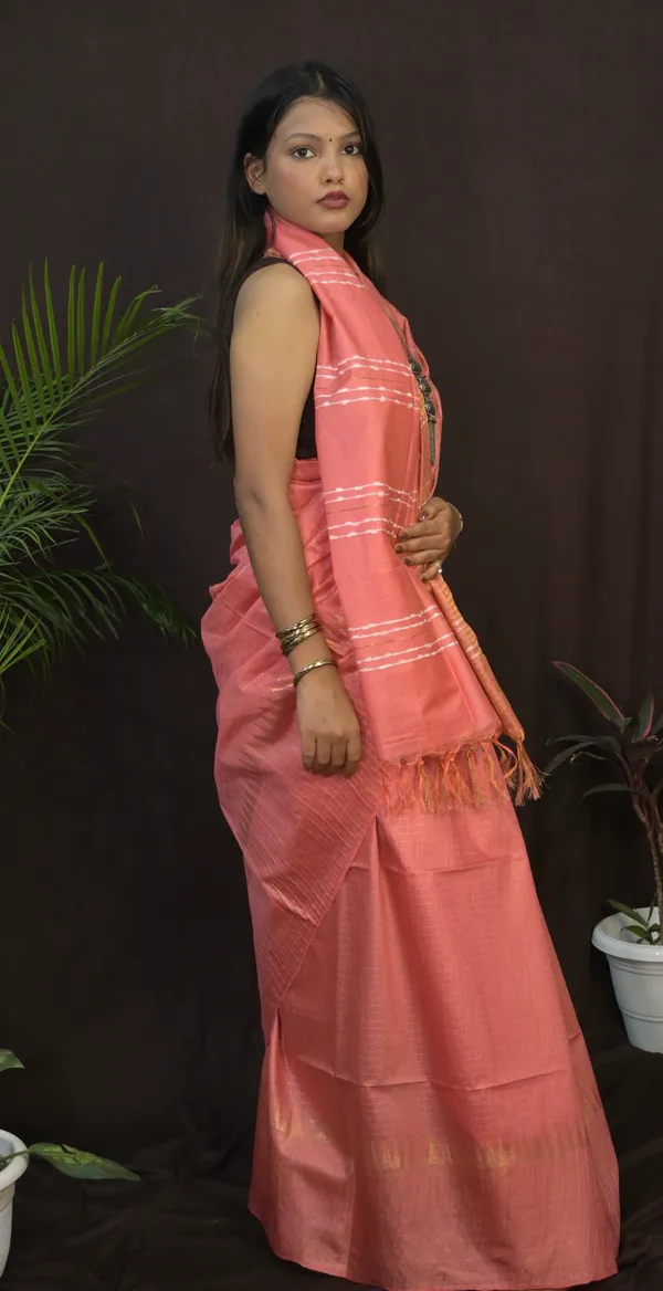 Peach_Temple_Border_Handwoven_Cotton_Silk_Saree_With_Running_Blouse_For_Women