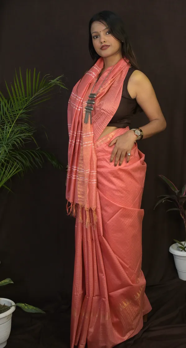 Peach_Temple_Border_Handwoven_Cotton_Silk_Saree_With_Running_Blouse_For_Women