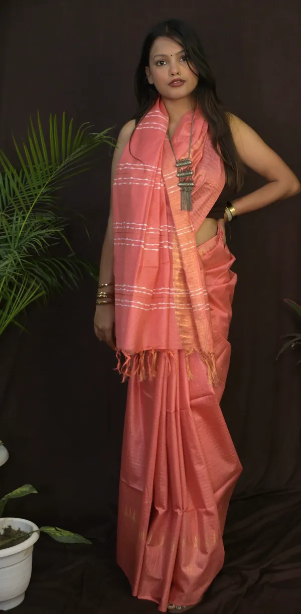 Peach_Temple_Border_Handwoven_Cotton_Silk_Saree_With_Running_Blouse_For_Women