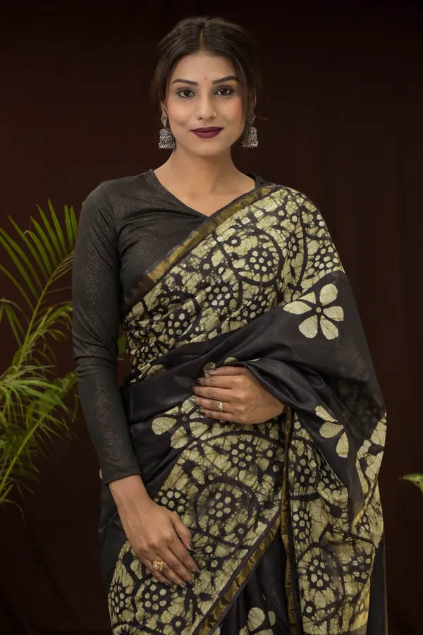 Black_Woven_Hand_Batik_Cotton_Silk_Saree_With_Running_Blouse_For_Women
