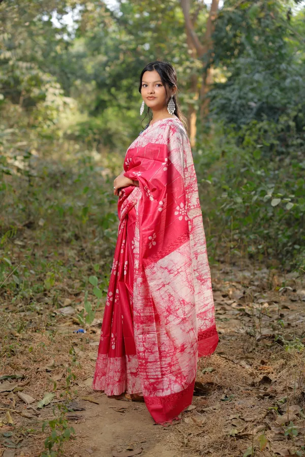 Red_Woven_Hand_Batik_Cotton_Silk_Saree_With_Running_Blouse
